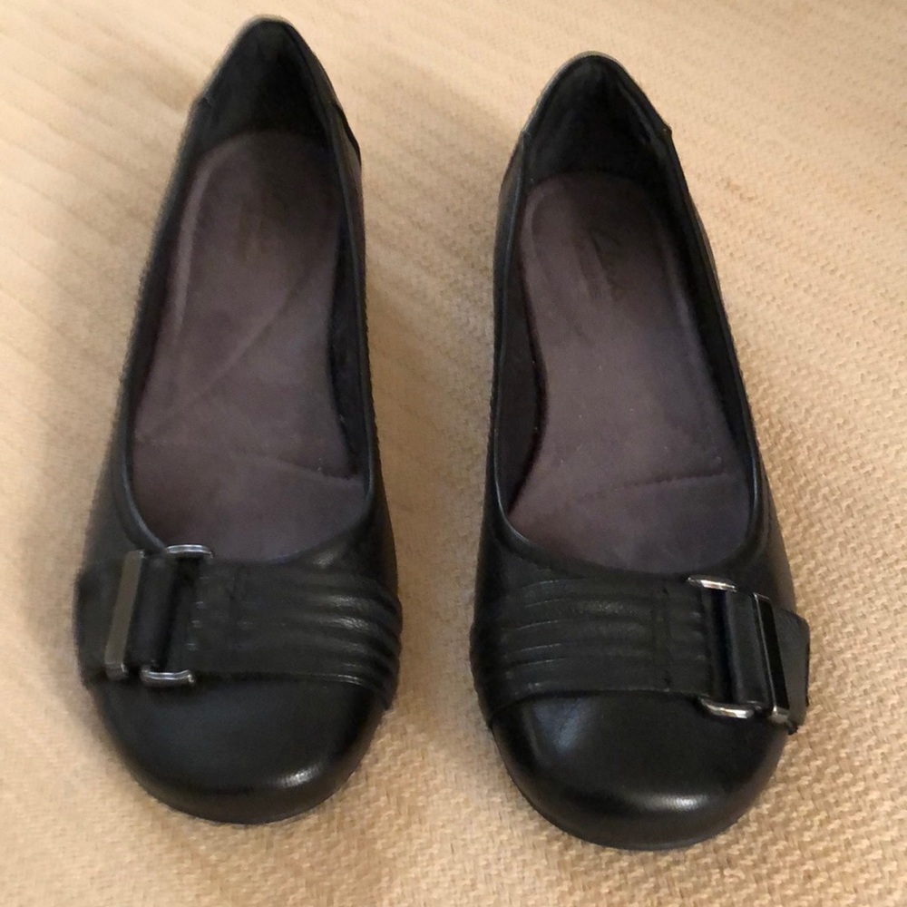 Clark’s black flats 7.5M